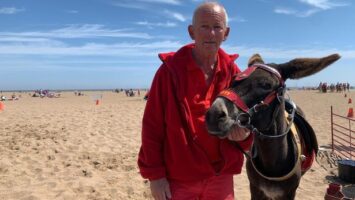 'Skegness donkey owner is weighing kids before they're allowed on - I say good for him'